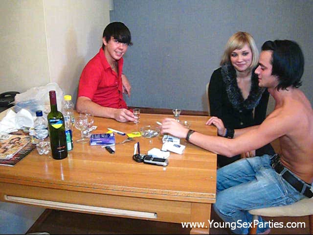 Young Sex Parties group sex video